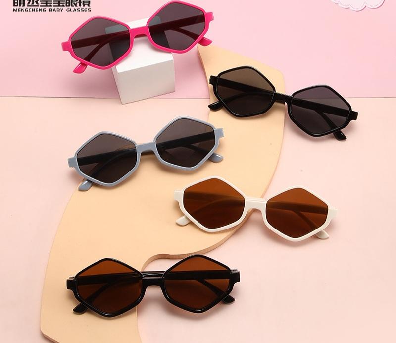 πΆ Sunglasses - β¦15,000 (10pcs)