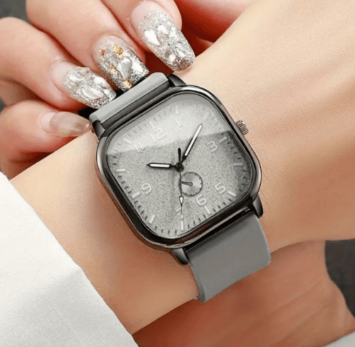 Wristwatches β β¦40,000 (10pcs)